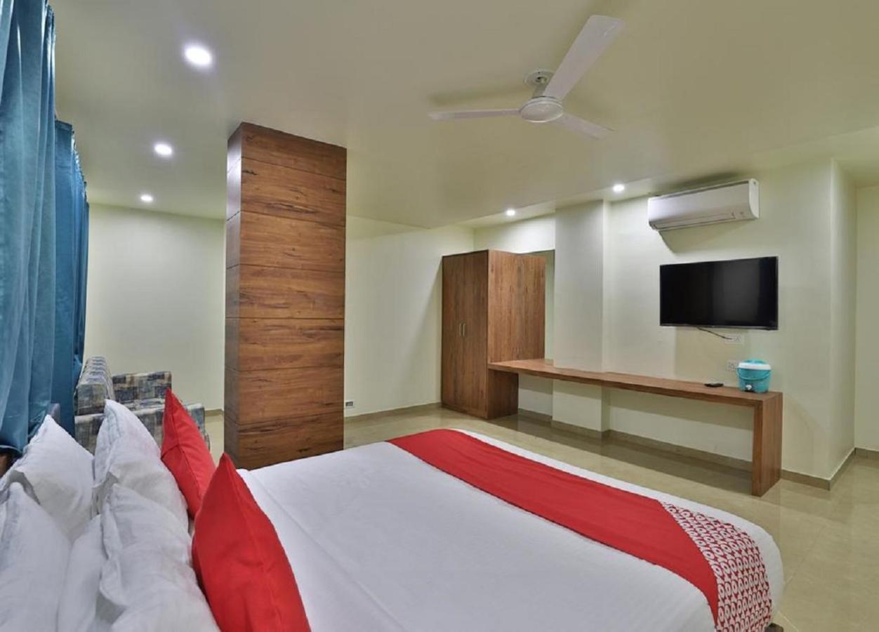 Hotel Kuber Dwārka 외부 사진