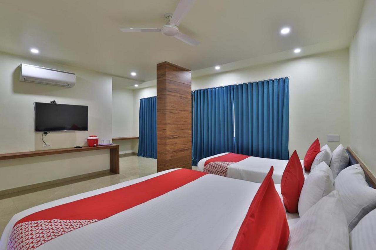 Hotel Kuber Dwārka 외부 사진