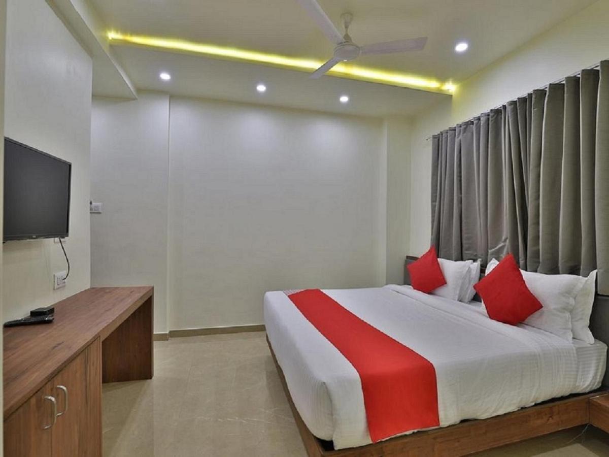 Hotel Kuber Dwārka 외부 사진