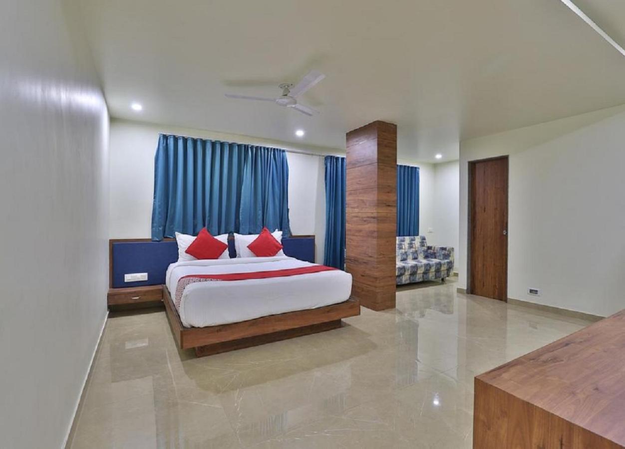 Hotel Kuber Dwārka 외부 사진