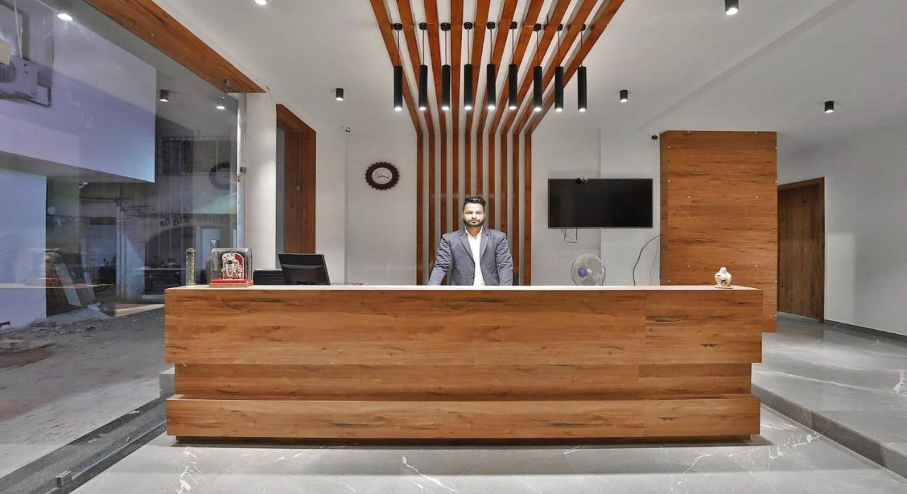 Hotel Kuber Dwārka 외부 사진